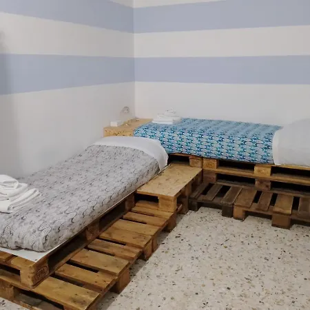 2 Totale 12 Posti Letto *