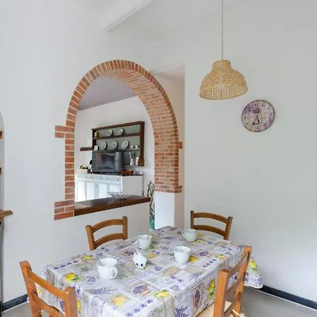 2 Totale 12 Posti Letto *