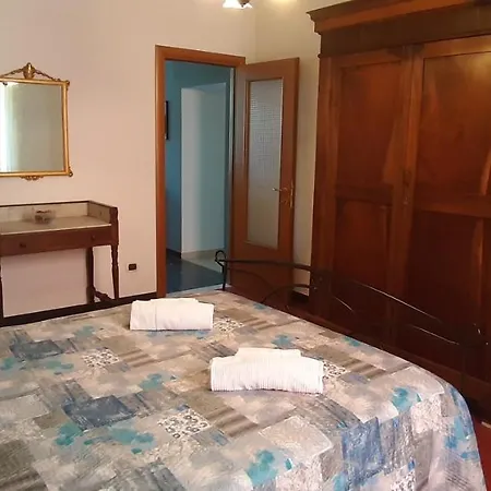 דירה 2 Totale 12 Posti Letto *