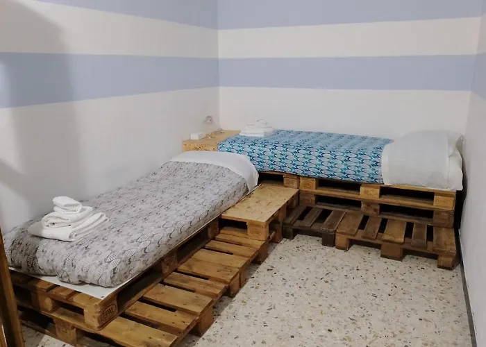 2 Totale 12 Posti Letto *