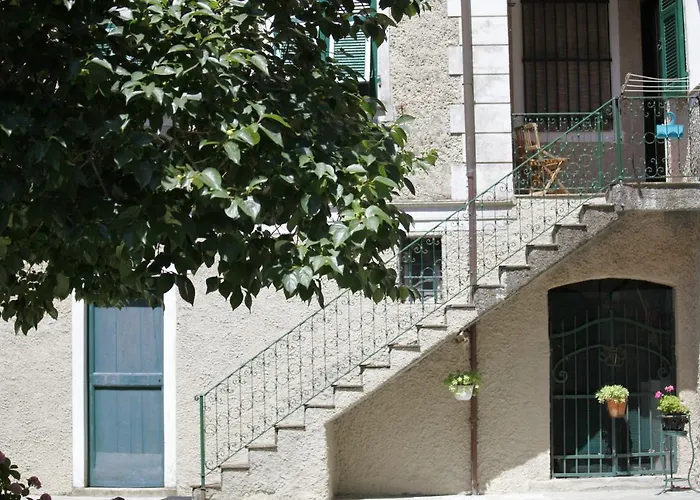 2 Totale 12 Posti Letto *