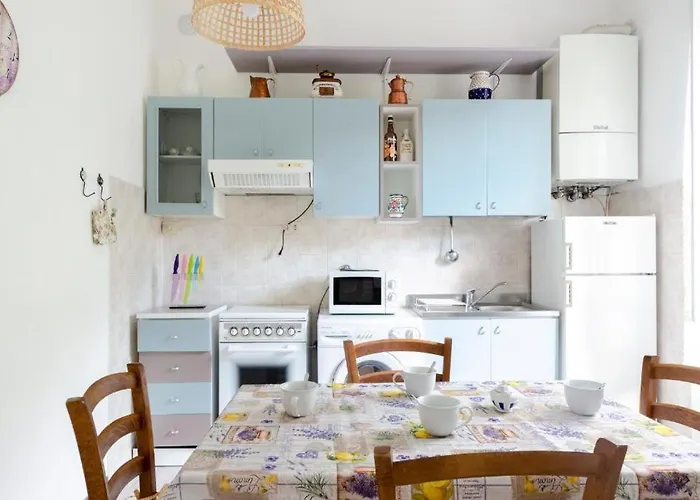 2 Totale 12 Posti Letto *